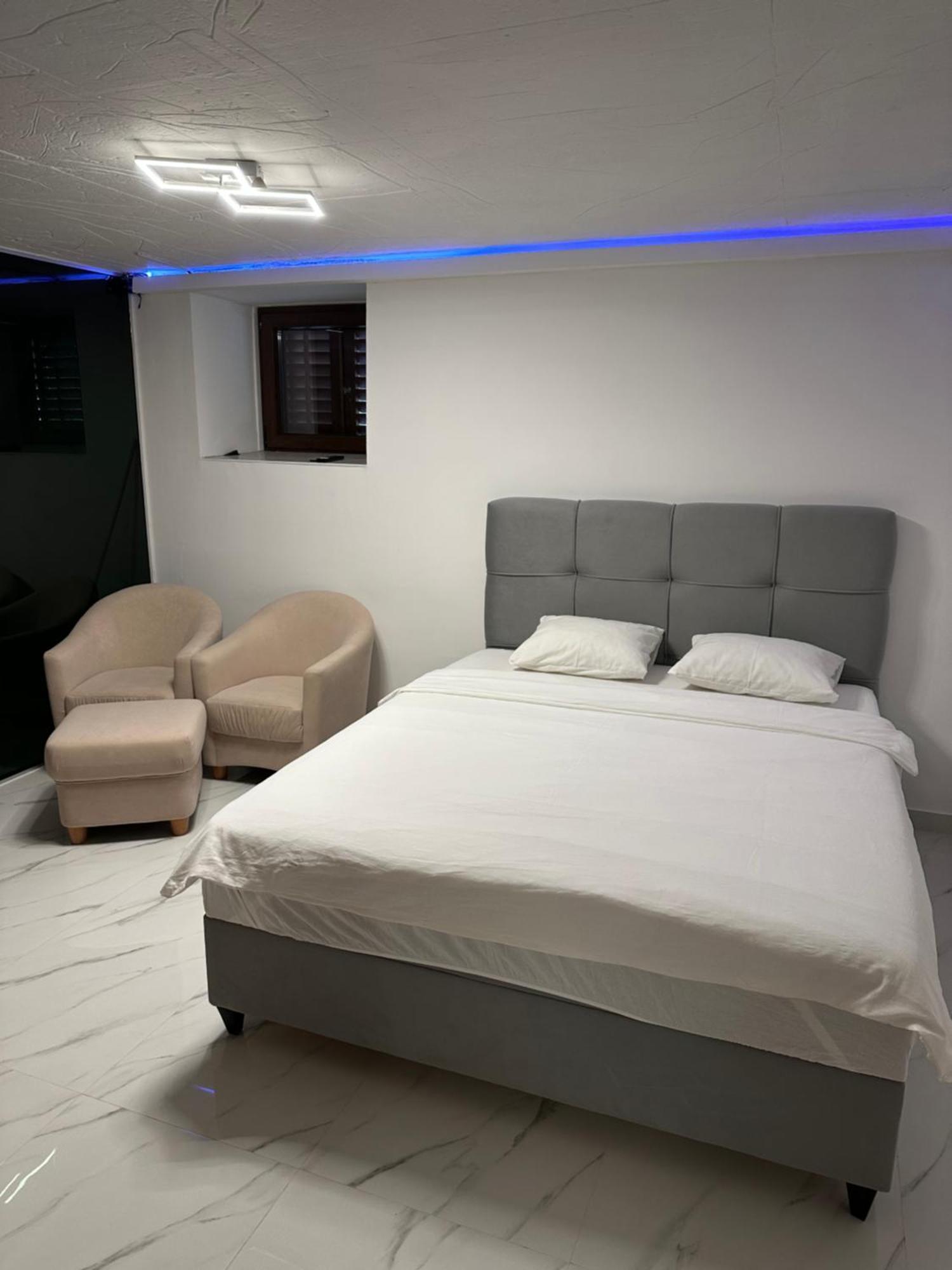 Luxury Old Town Rab Studio Apartments Rab Town Ngoại thất bức ảnh